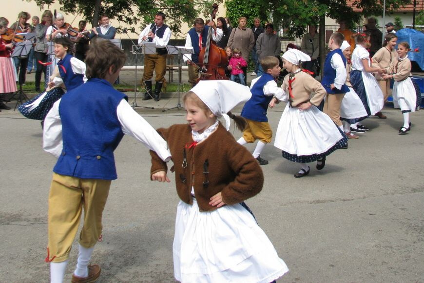 103 JAROŠÁČEK Mělník - dětský foklórní soubor