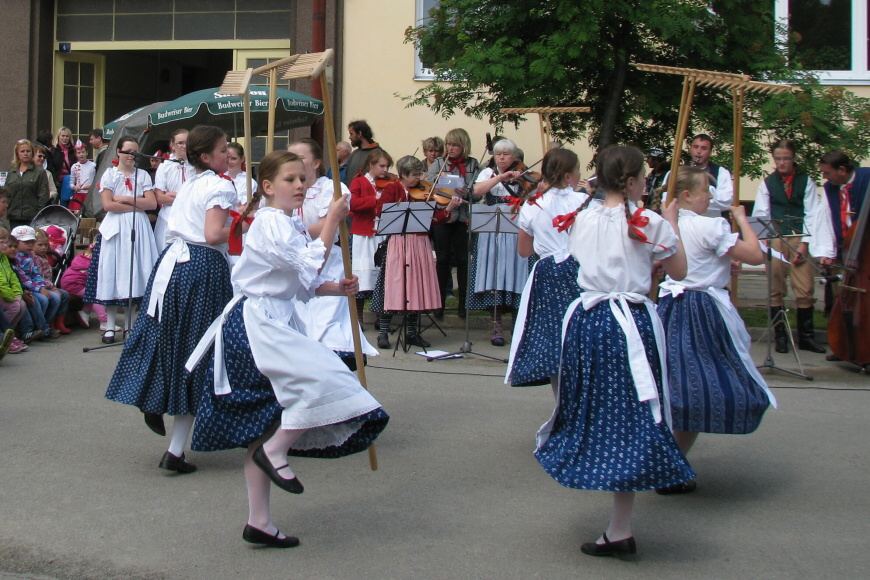 112 JAROŠÁČEK Mělník - dětský foklórní soubor