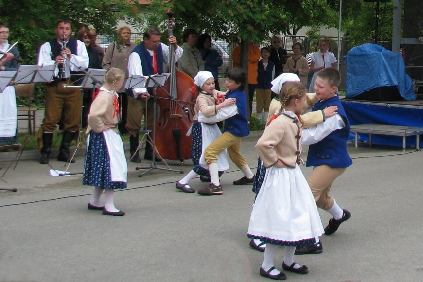 117 JAROŠÁČEK Mělník - dětský foklórní soubor