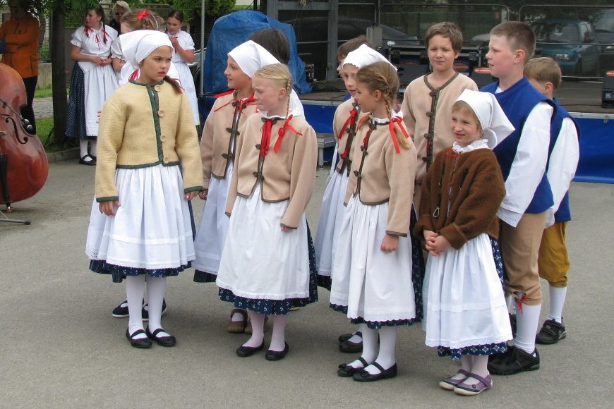 134 JAROŠÁČEK Mělník - dětský foklórní soubor