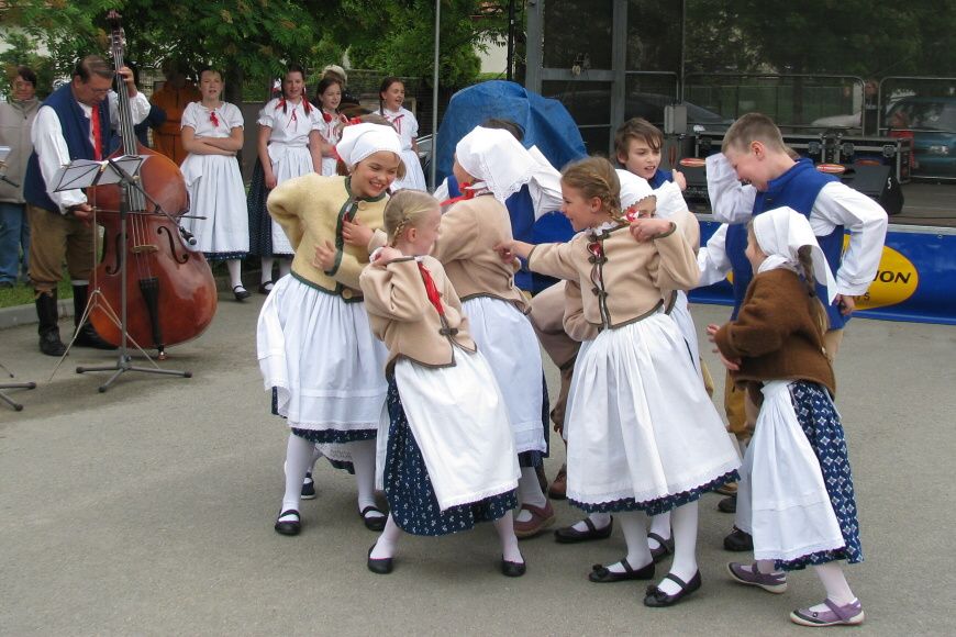 139 JAROŠÁČEK Mělník - dětský foklórní soubor