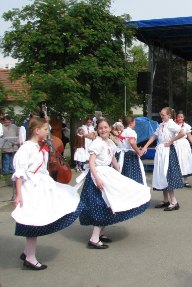 169 JAROŠÁČEK Mělník - dětský foklórní soubor