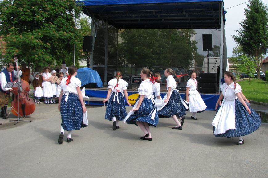 171 JAROŠÁČEK Mělník - dětský foklórní soubor