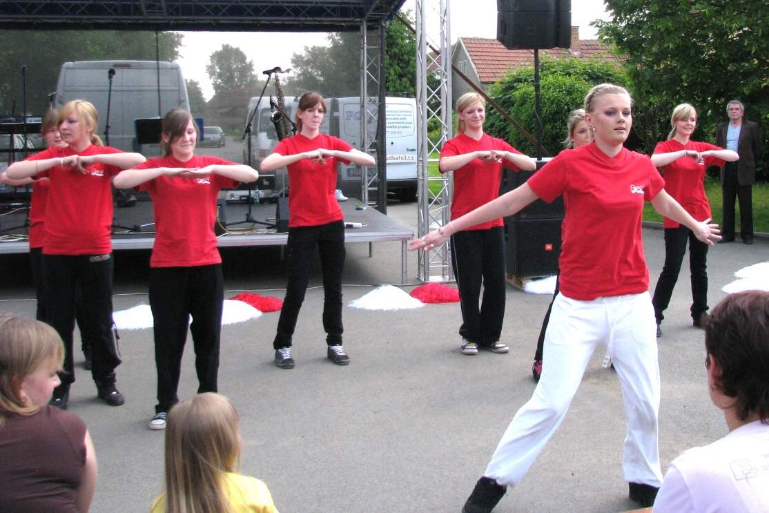 035 Roztleskávačky ZŠ Mělník